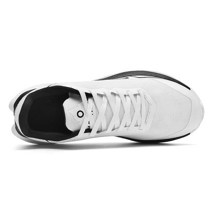 Men's running shoes 