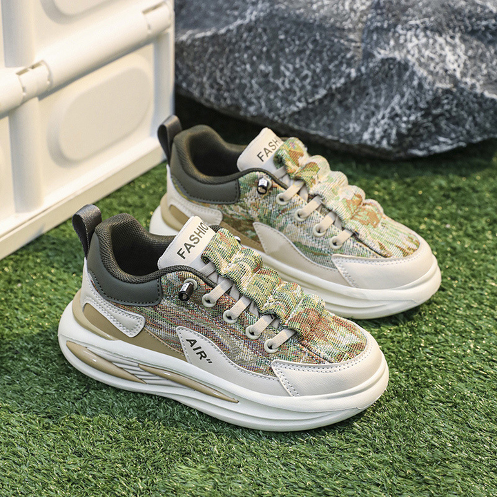 Boys' multi-colored sports shoes 