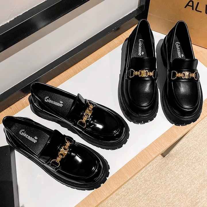 Women's shoes 