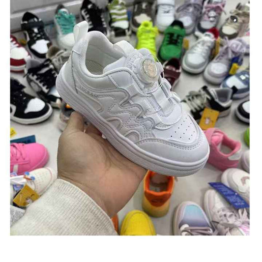 Casual shoes for all-day standing 