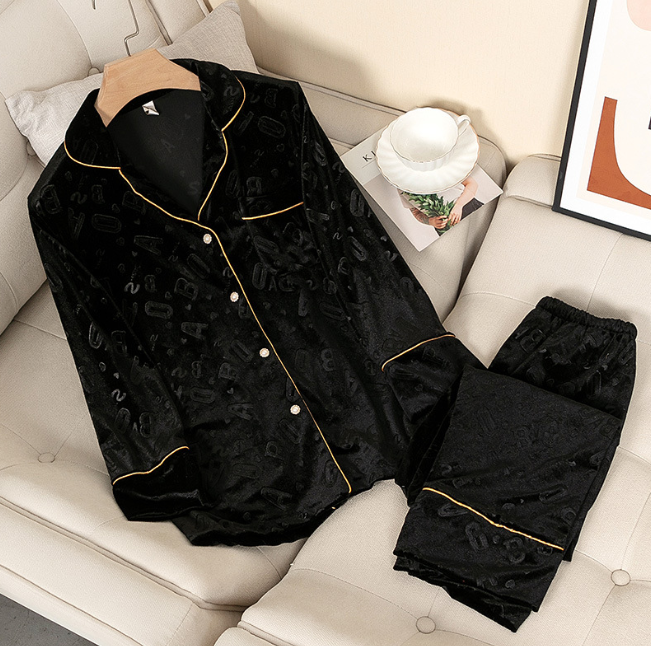 Women's pajamas 