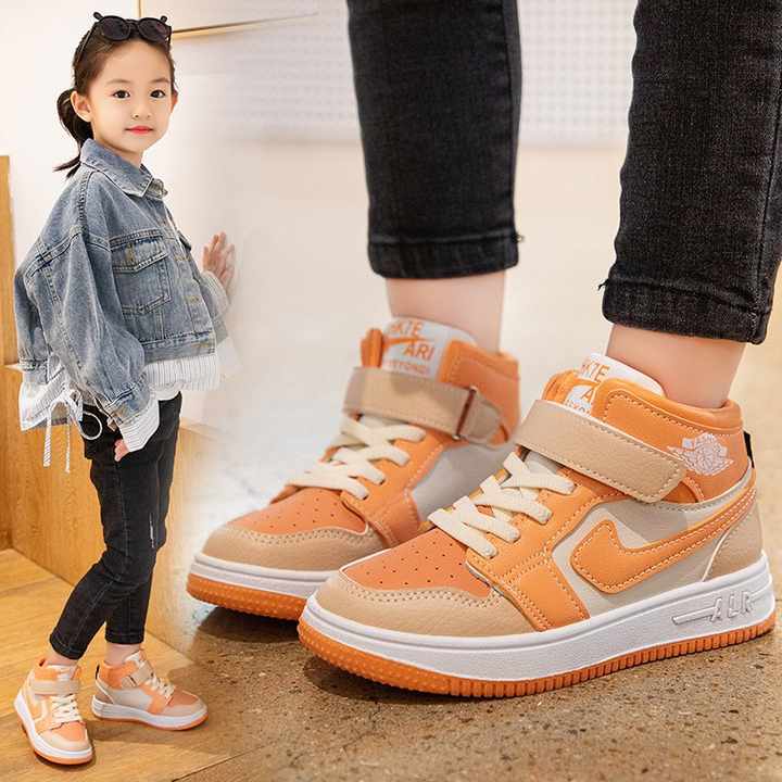 New Kids Shoes Classic Sneakers. 