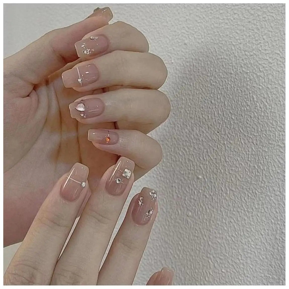 nails - fingernails 