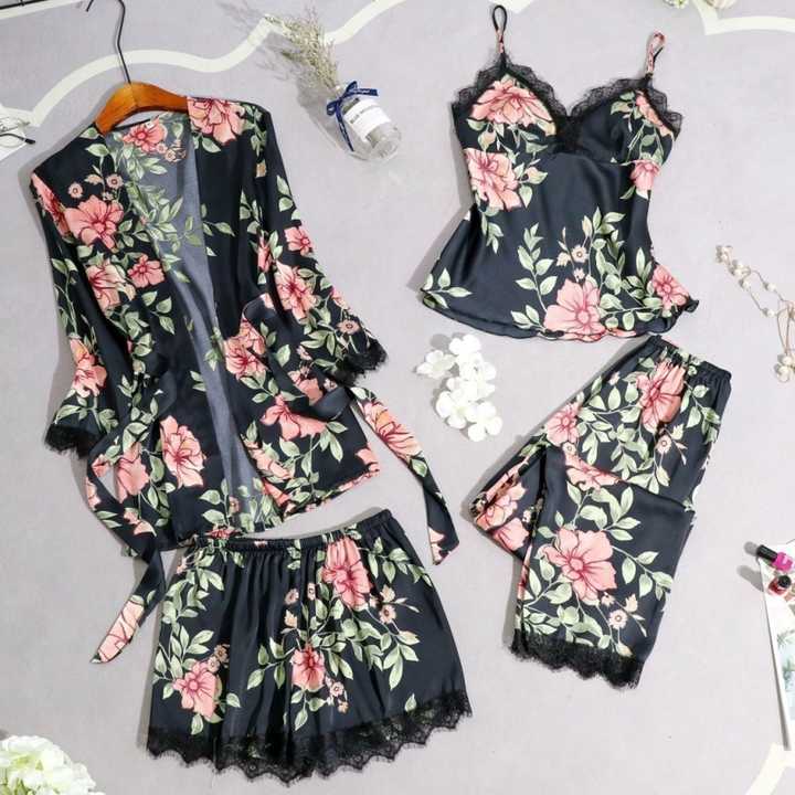 Women's sleepwear 