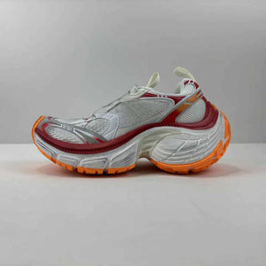 Chunky walking style sneakers 