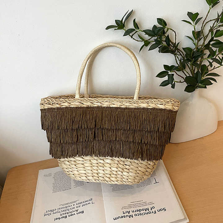 Stylish woven handbags for women 