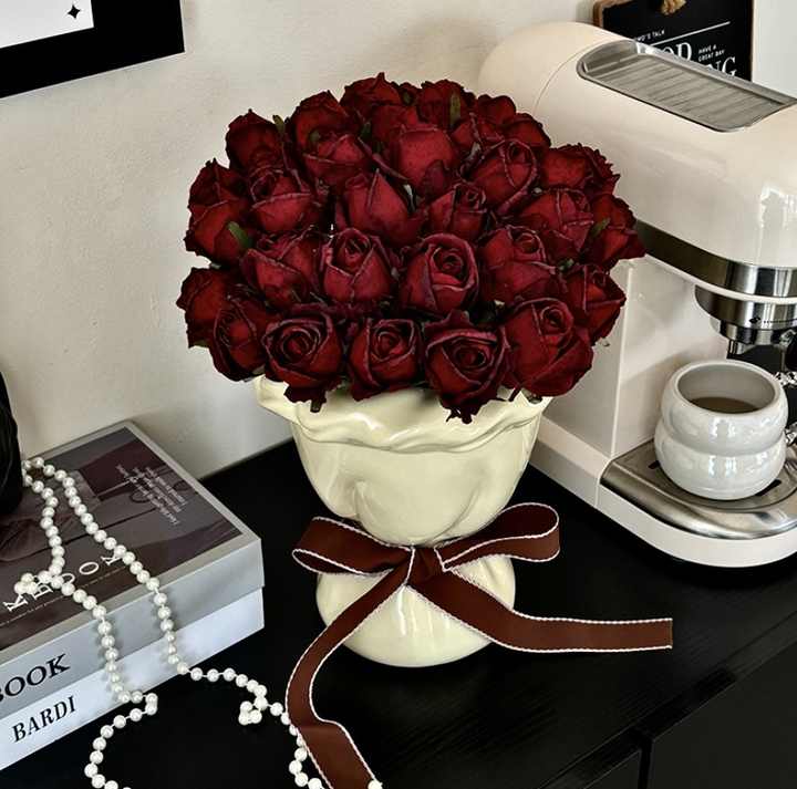 Retro Burnt Edge Rose Simulation 