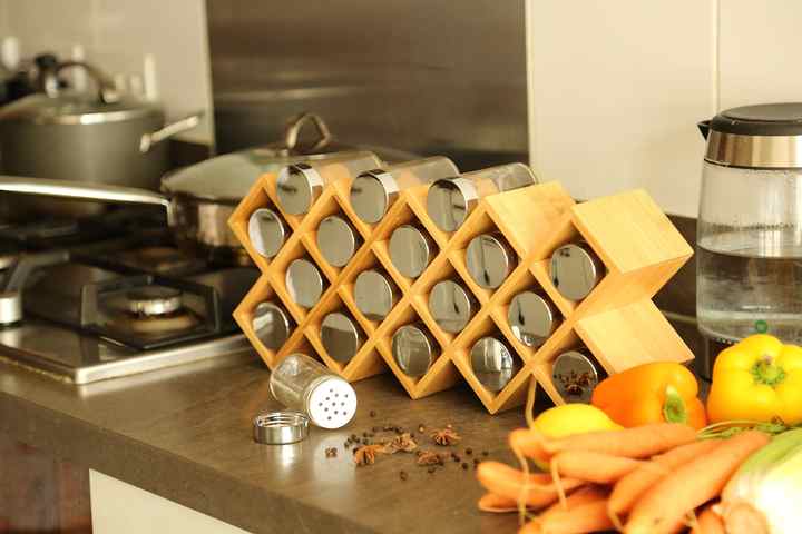 كبيرة كونترتوب التوابل تخزين الرف برطمان توابل مجموعة أرفف المنظم حامل بذاتها 18 التوابل الخيزران الخشب الطبيعي متعددة الوظائفLarge Countertop Spice Storage Rack Spice Jar Shelf Set Organizer Freestanding Holder