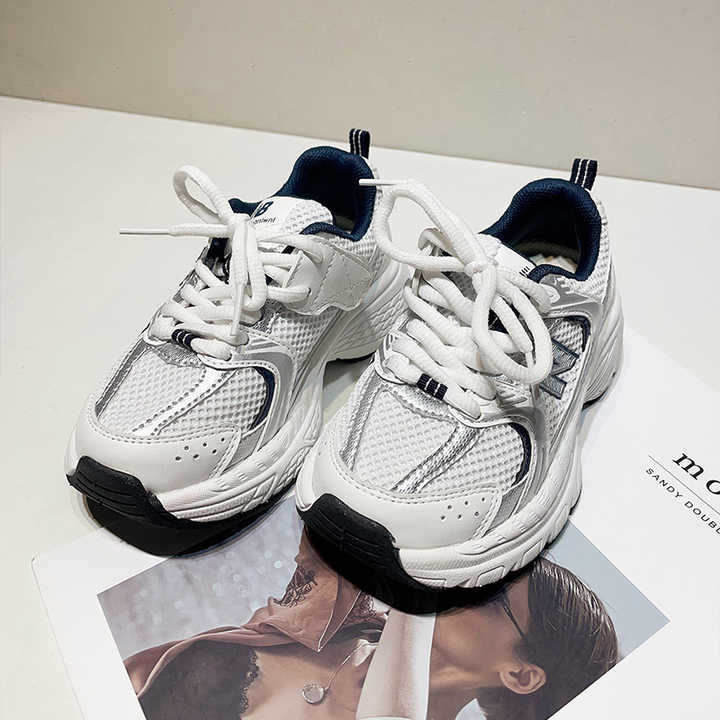High quality sports shoes 