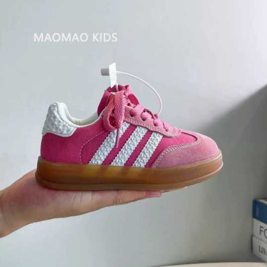 Spring and autumn sports training shoes for girls. 