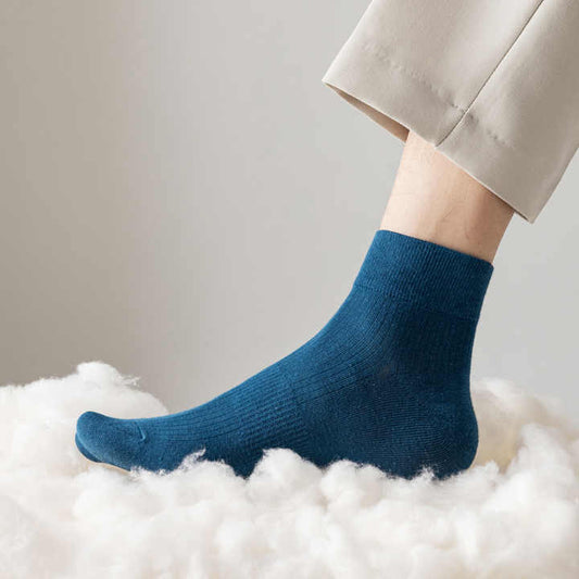 جوارب من الشركة الأصلية بشحن سريع للرجال . Original Socks Fast Shipping Men's Solid Color