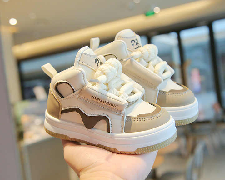 New models of boys' boots 