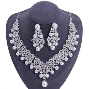 pearl necklace 