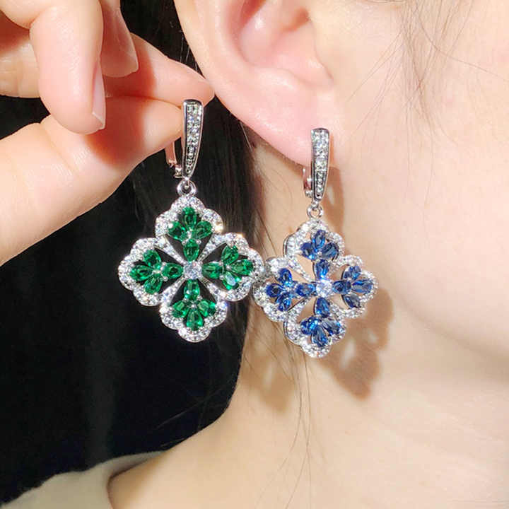 Long dangling zircon earrings 