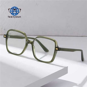 نظارات طبيه نسائيه