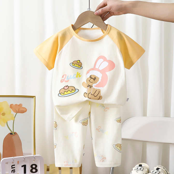 Summer children's short-sleeved suit with design. 