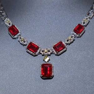 قلادات نسائيه