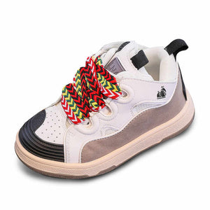 New high quality sports shoes. Boys' sports shoes. 