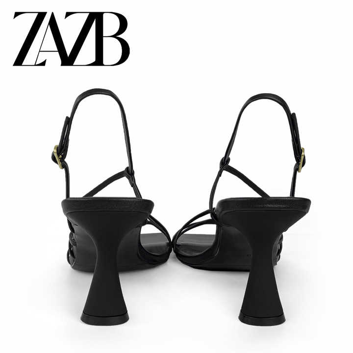 أحذية بكعب عالٍ من الجلد -  high-heeled leather shoes