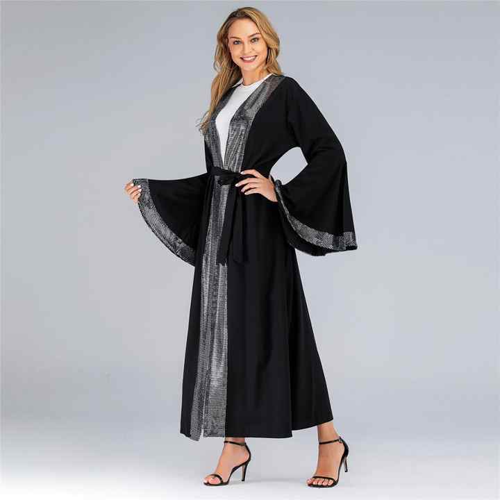 Luxurious black abaya 