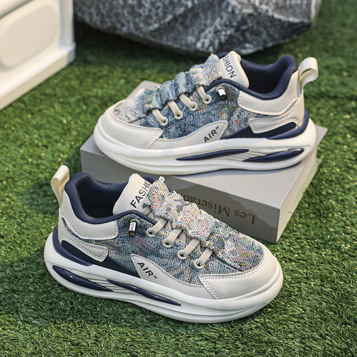 Boys' multi-colored sports shoes 