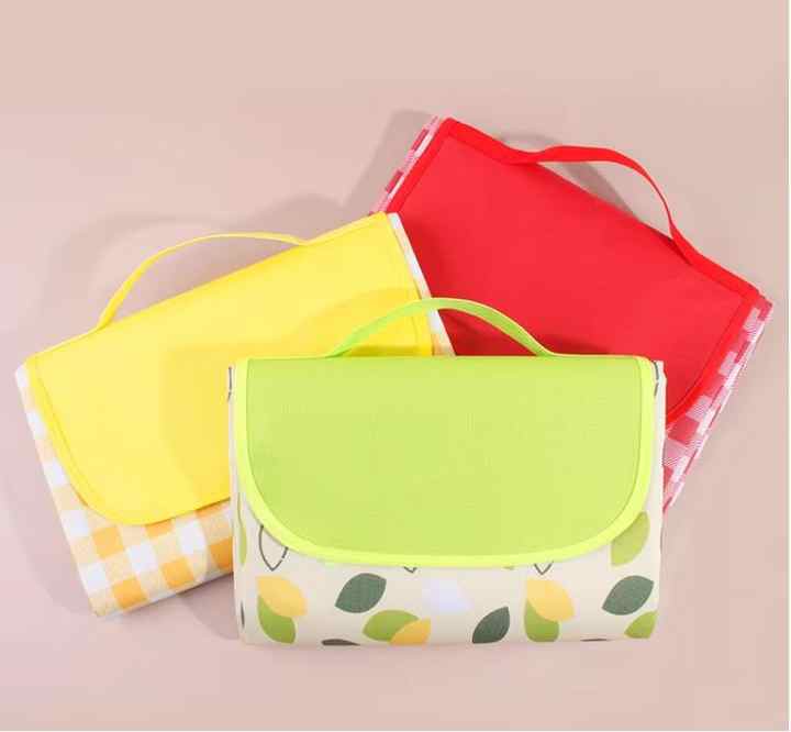 بطانية للتخييم