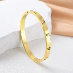Exquisite and Fashionable Cross Bracelet 
