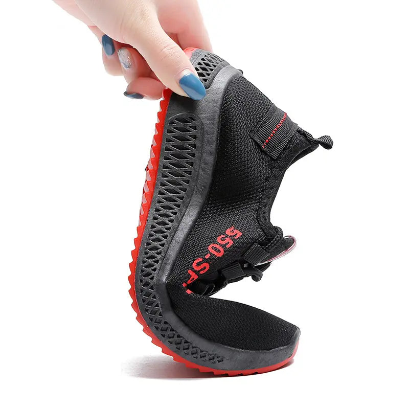 Women's sports shoes 