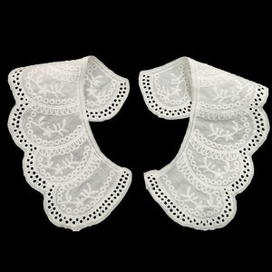 Children's accessories Children's lace accessories with carved holes 