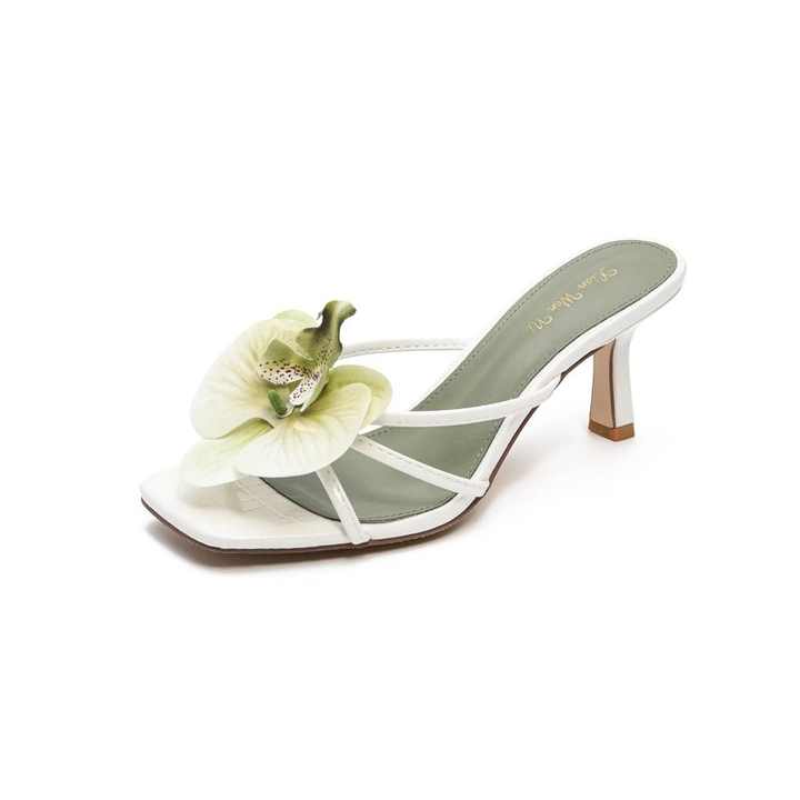 كعب نسائي صيفي