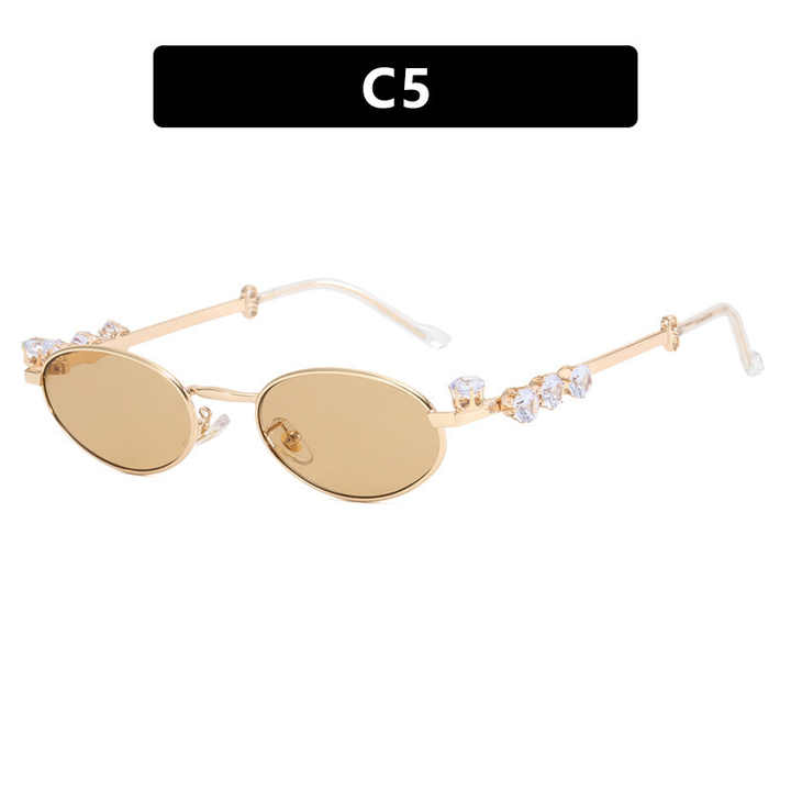 Elegant and classic eyeglasses for women 