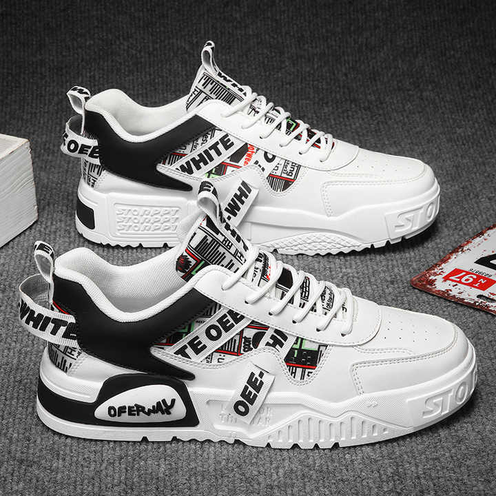 casual sneakers 