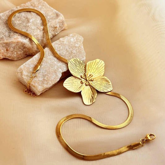 Women's necklace 