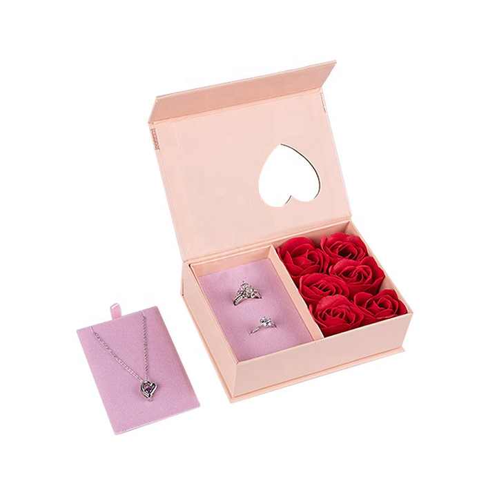Gift Box Rose Flowers Christmas Gift Artificial Flowers. 