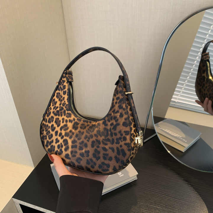 Casual leather handbag 