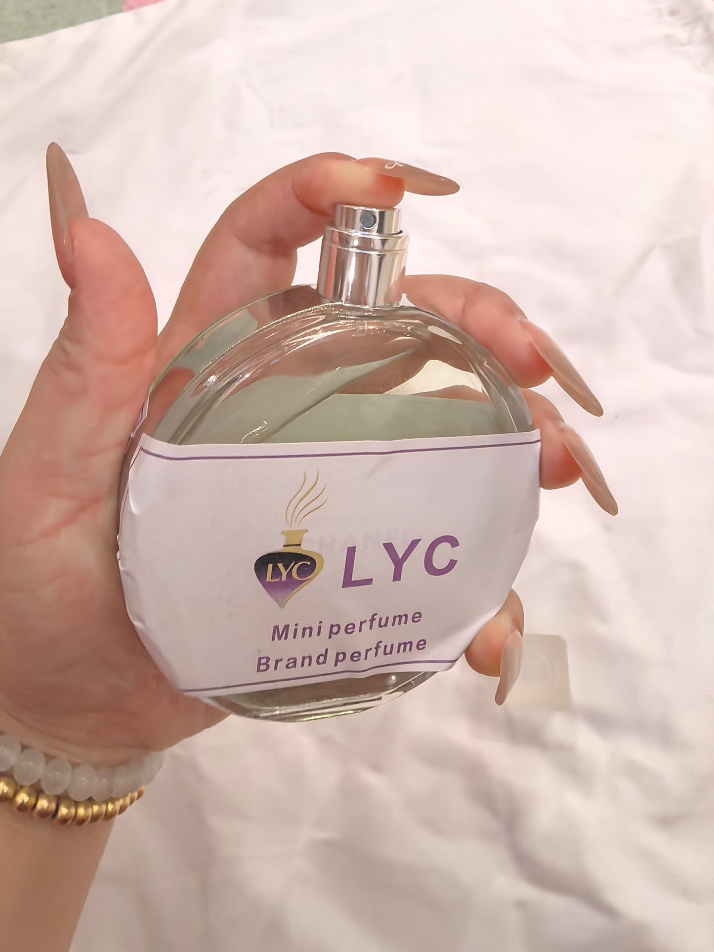 عطور نسائيه