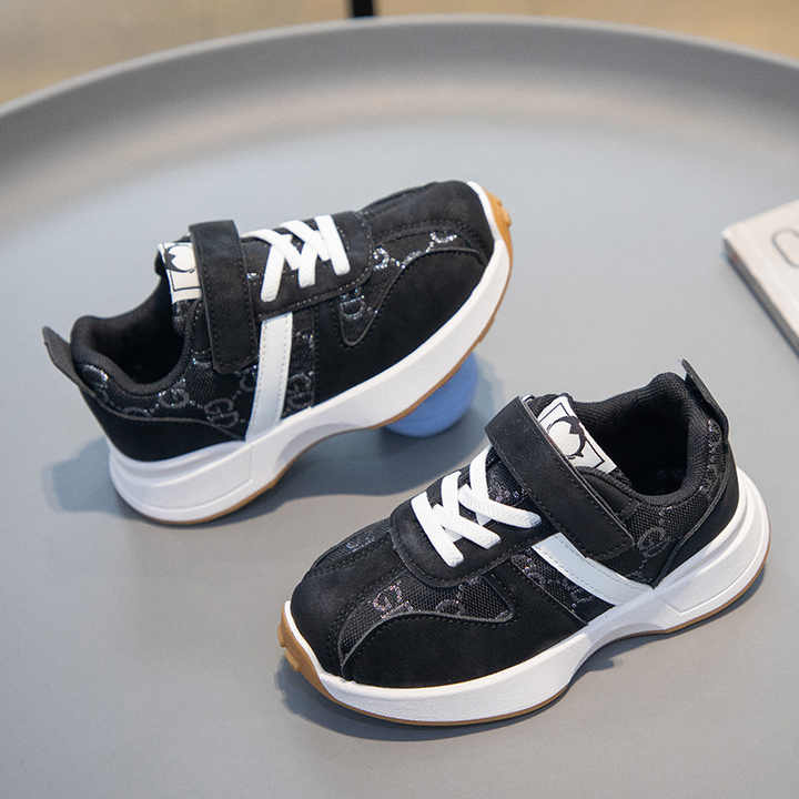 High-value, fashionable, unisex, all-season outdoor running shoes. 