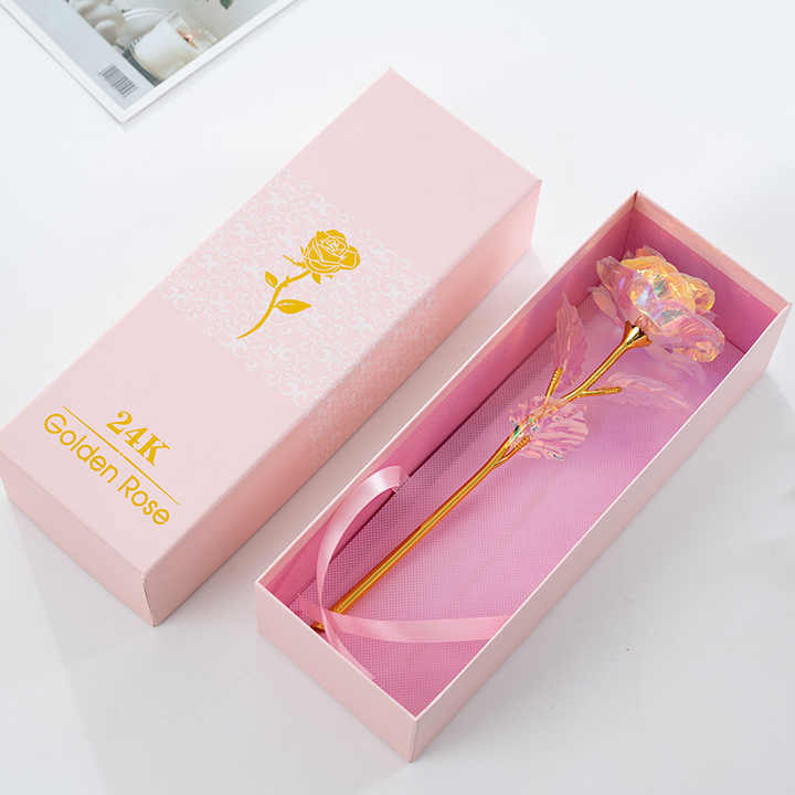 هدية عيد الحب الاصطناعي مطلي للعطلات . Artificial Valentine's Day Gift Plated for Holiday and