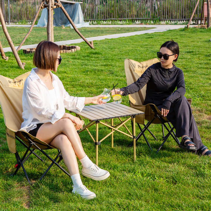 Garden table and chair set, outdoor chair set. 