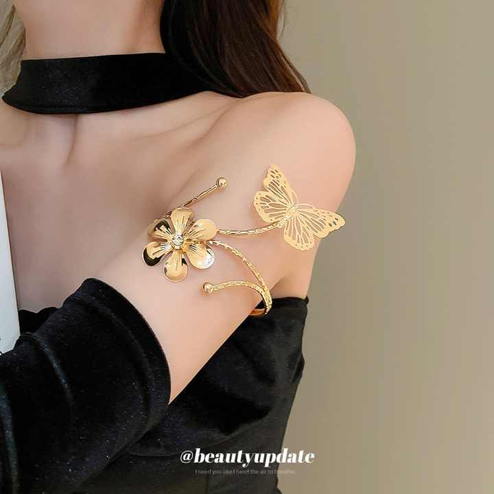 metal bracelet 