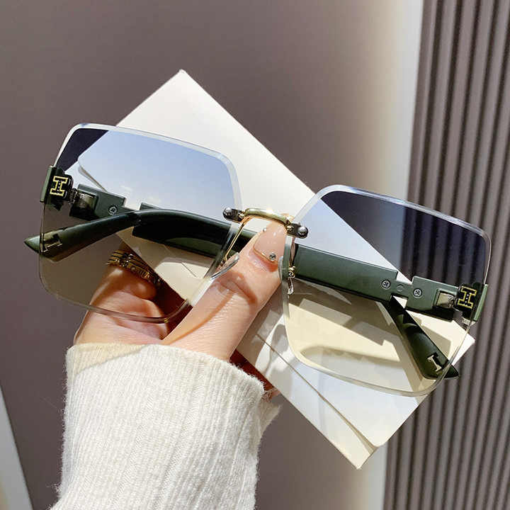 Women's glasses 