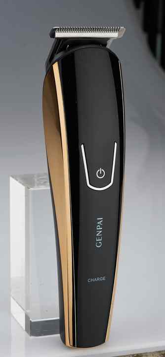 Multi-shaver charging 
