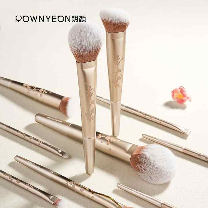 مجموعة فرش مكياج