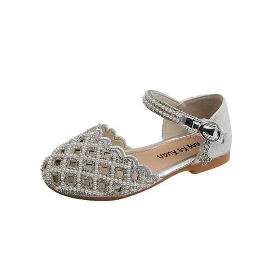 Children's shoes for spring and summer 