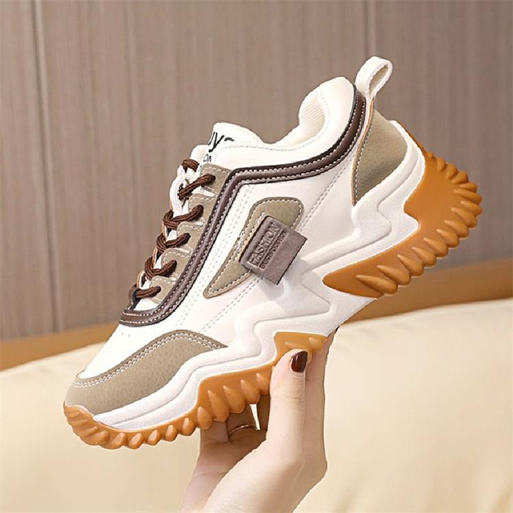 Attractive men's shoes 