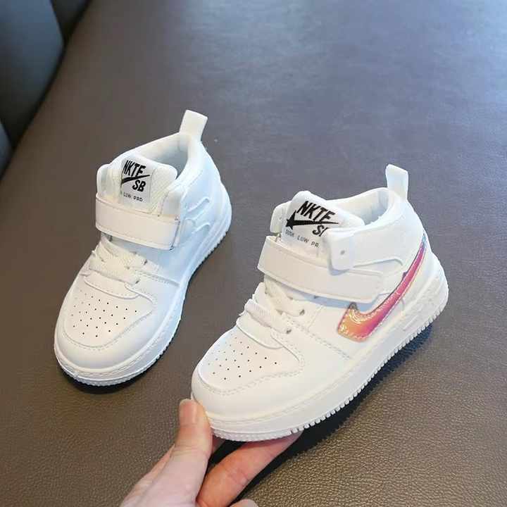 Girls' sports shoes 