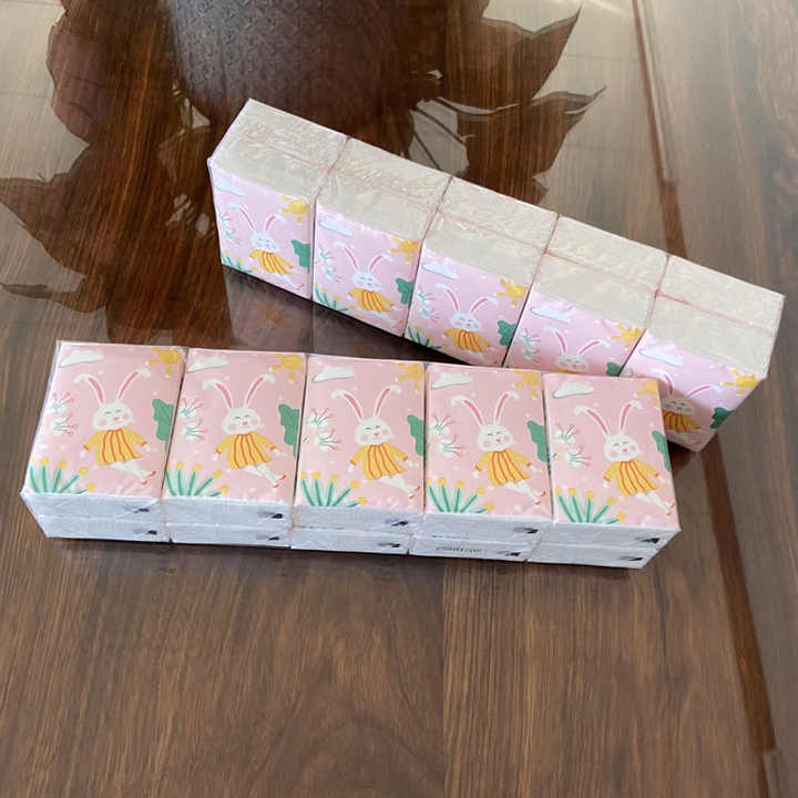 4 Layers of Cute Handkerchie-طبقات من مناديل ورقية لطيفة