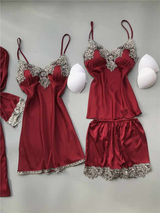 Women's sleepwear 
