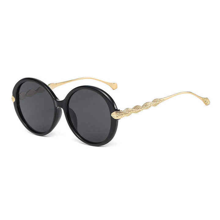 Fashionable ladies sunglasses 