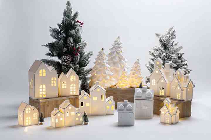 ديكور المنزل الحديث أدى ضوء الليل السيراميك شجرة عيد الميلاد زخرفة ومنزل قرية تصميم بسيط الهدايا التوابل